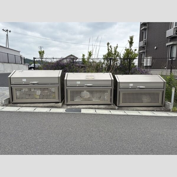 現地周辺 (ゴミステーション)