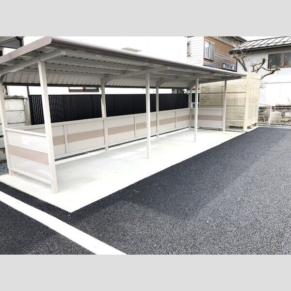 現地周辺 (駐輪場)