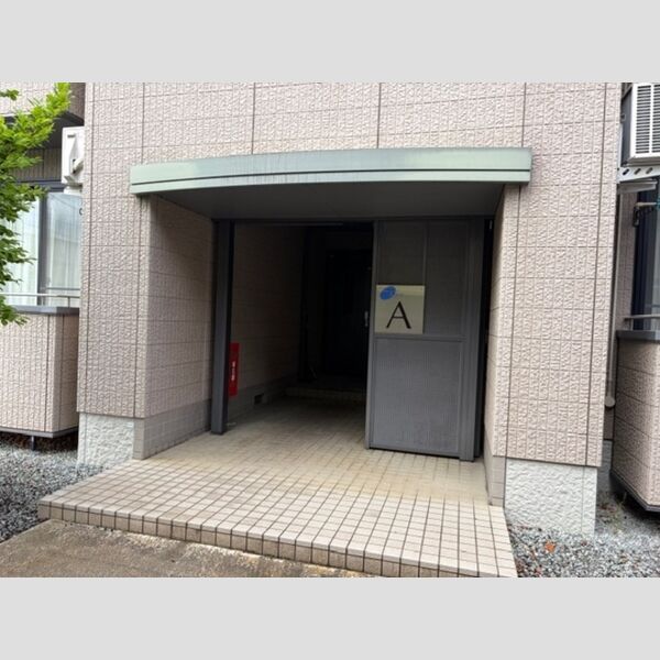 エントランス (エントランス)