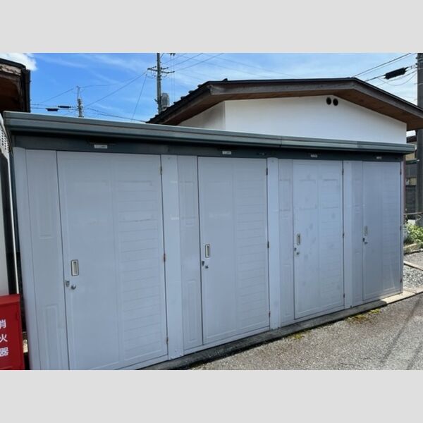 現地周辺 (物置)