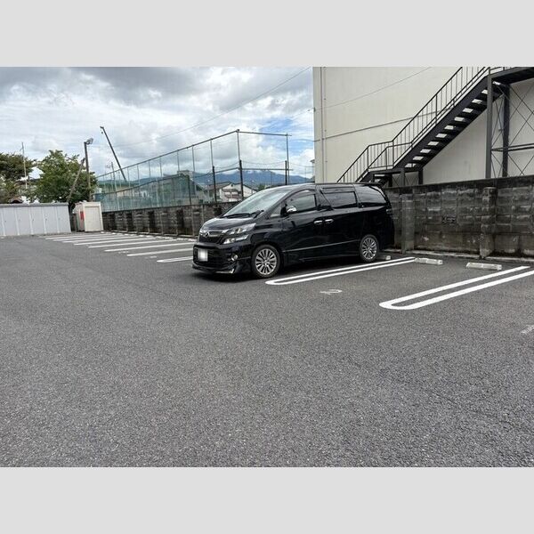 駐車場 (駐車場)