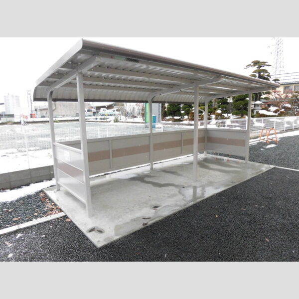 現地周辺 (駐輪場)