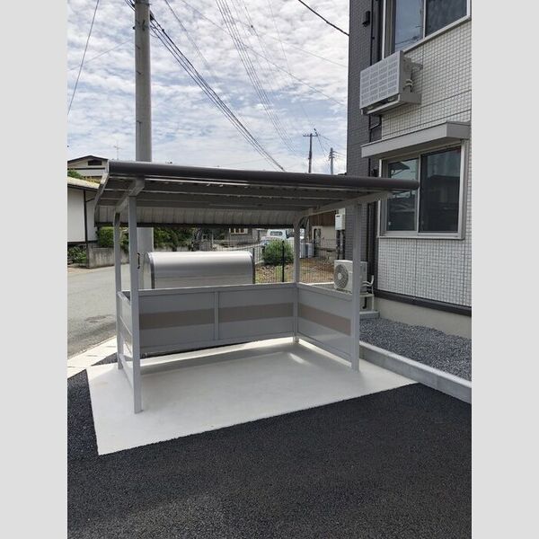 現地周辺 (駐輪場)