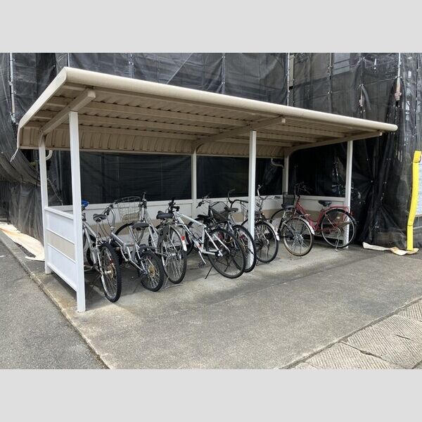 現地周辺 (駐輪場)