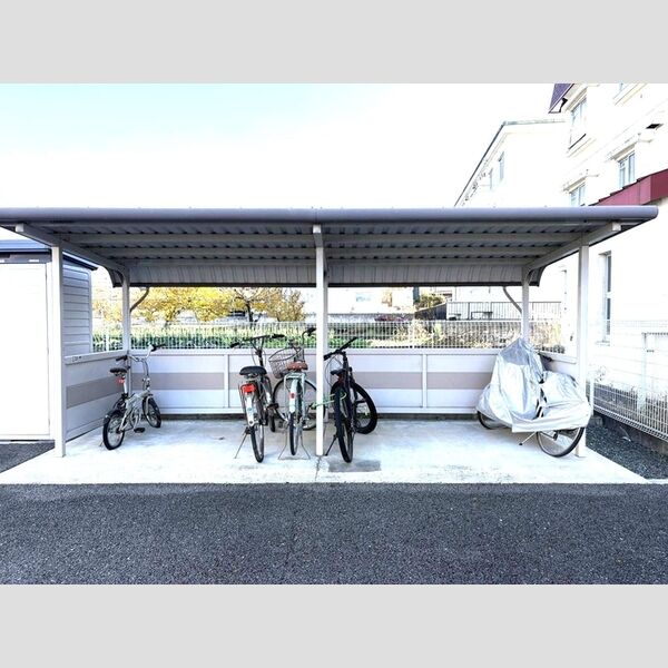 駐車場 (駐輪場)