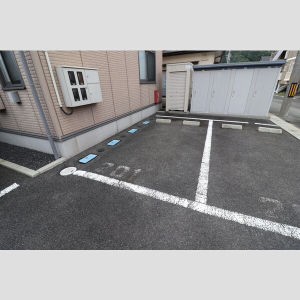 駐車場 (駐車場(201))