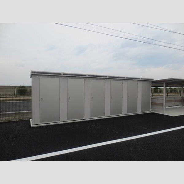 現地周辺 (物置)