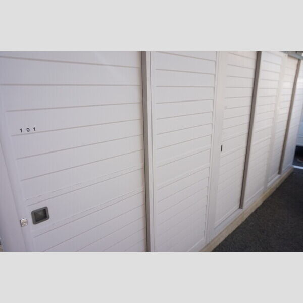 現地周辺 (物置外)