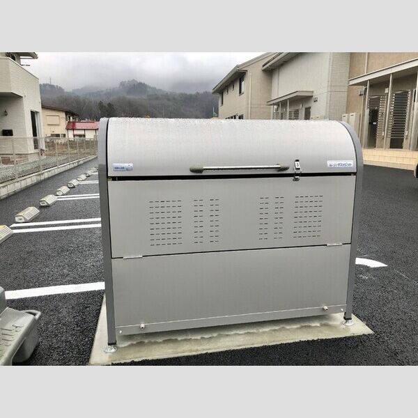 現地周辺 (ゴミBOX)