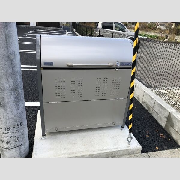 現地周辺 (ゴミ置場)