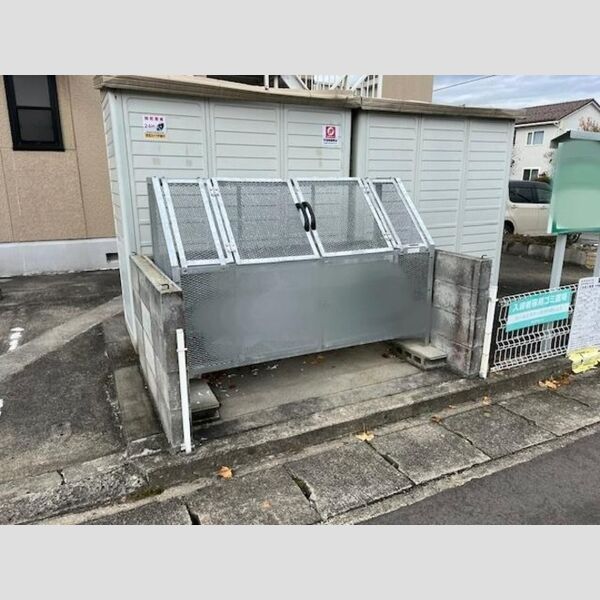 現地周辺 (ゴミステーション)
