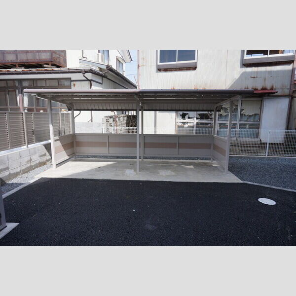 現地周辺 (屋根付駐輪場)