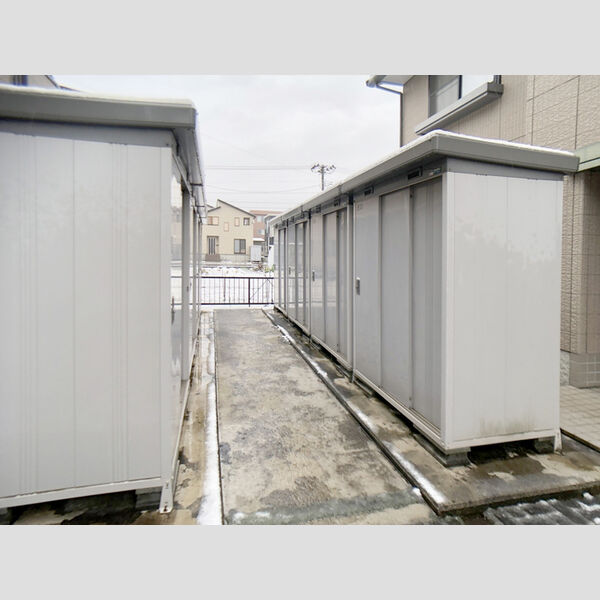 現地周辺 (物置)