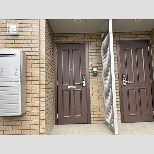 現地周辺 (玄関前)