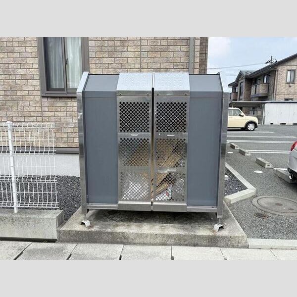 現地周辺 (ゴミステーション)