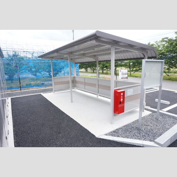 現地周辺 (駐輪場)