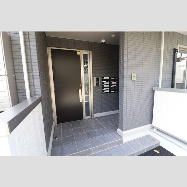 エントランス (エントランス)