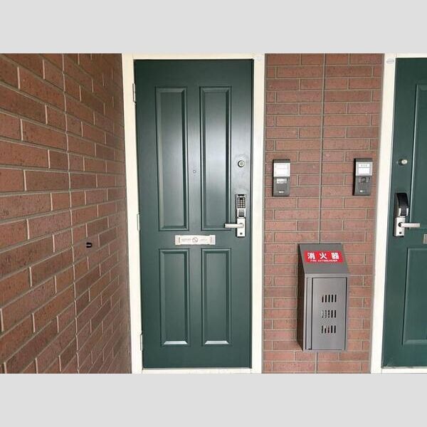 現地周辺 (玄関前)