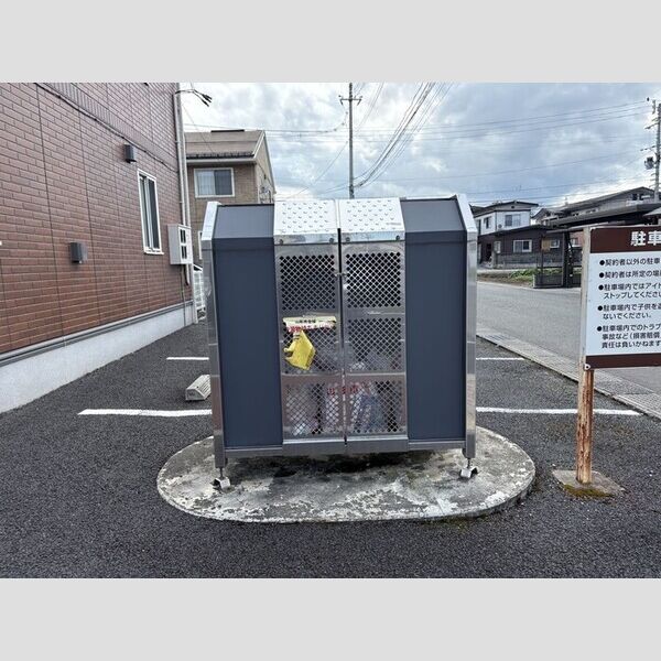 現地周辺 (ゴミステーション)