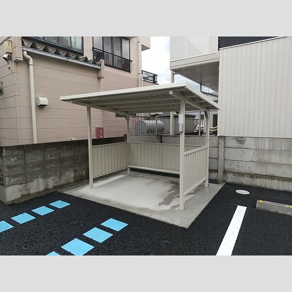 現地周辺 (駐輪場)