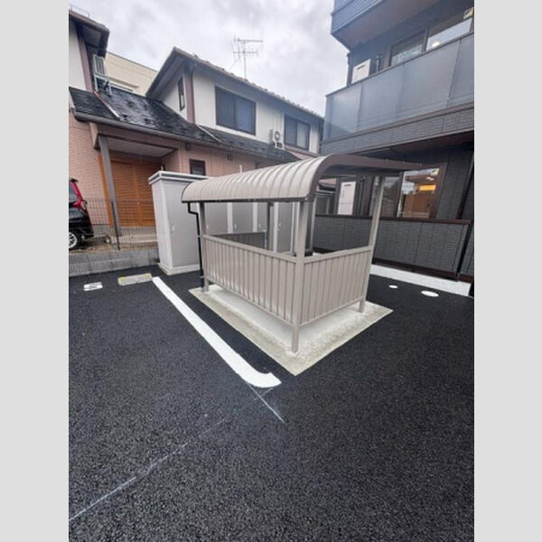 現地周辺 (駐輪場)