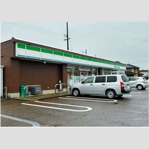 現地周辺 (ファミリーマート酒田こがね町店)