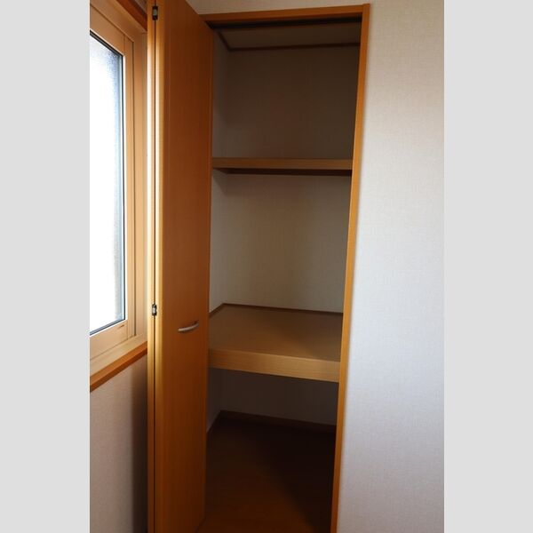 収納 (押入れ)