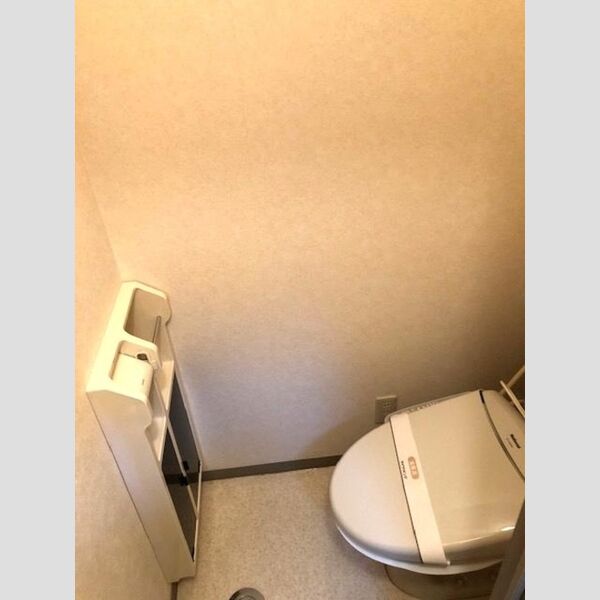 トイレ (トイレ)