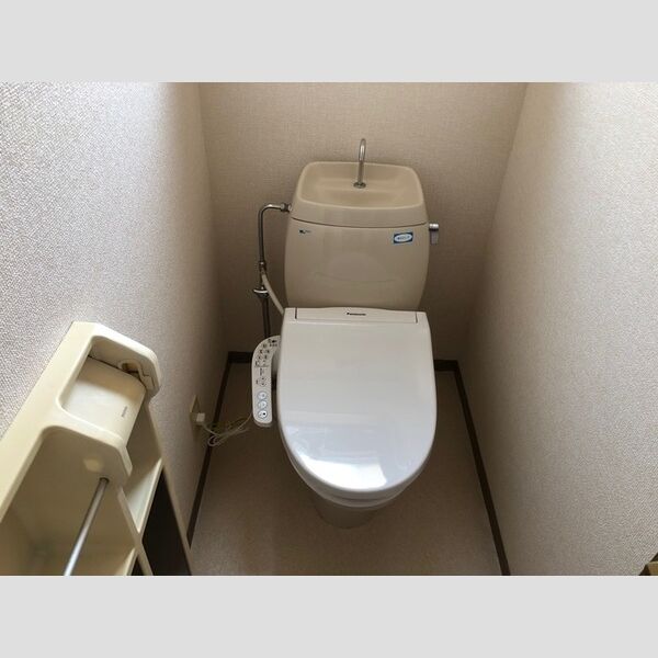 トイレ (トイレ)