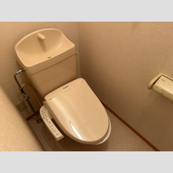 トイレ (トイレ)