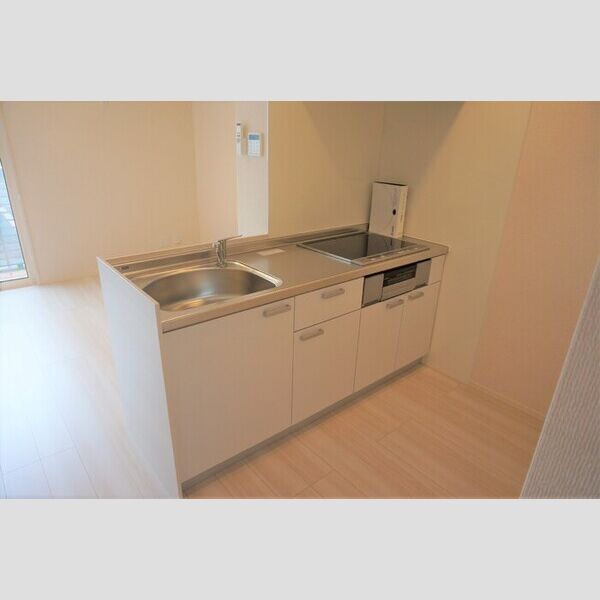 キッチン (3口IHヒーター付システムキッチン)