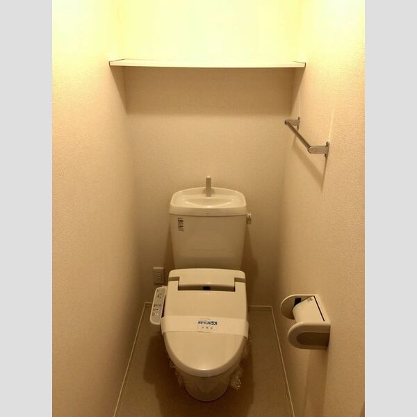 トイレ (トイレ)