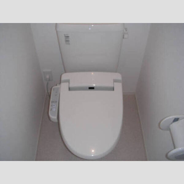 トイレ (トイレ)