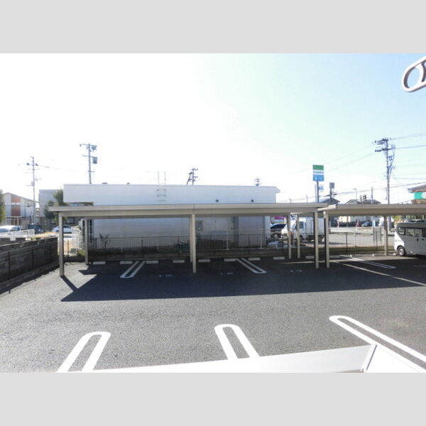 その他 (屋根付き駐車場)