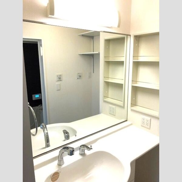 洗面所 (洗髪洗面化粧台)