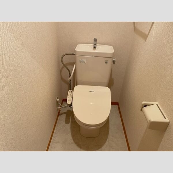 トイレ (トイレ)