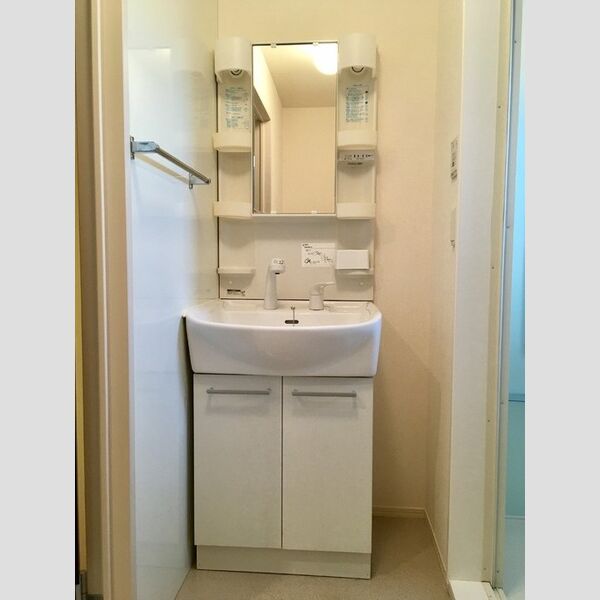 洗面所 (洗髪洗面化粧台)