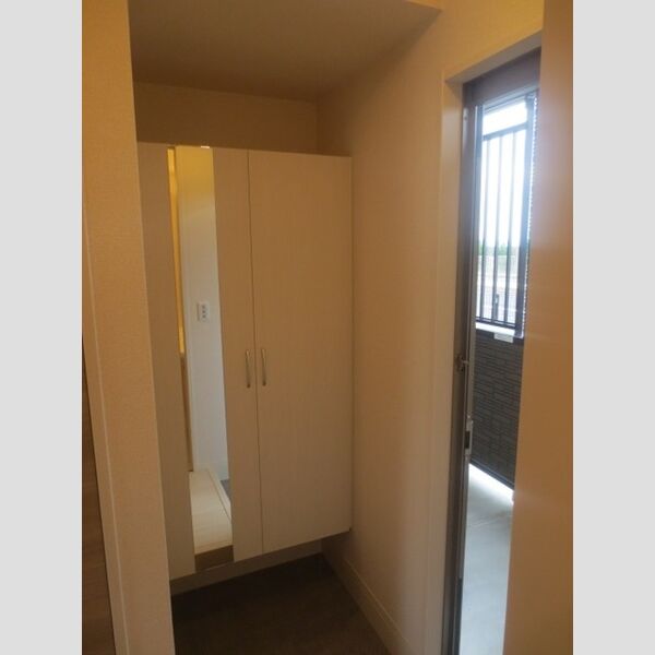 玄関 (シューズボックス)