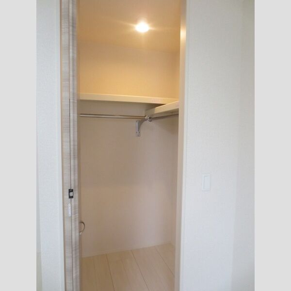 収納 (ウォークインクローゼット)