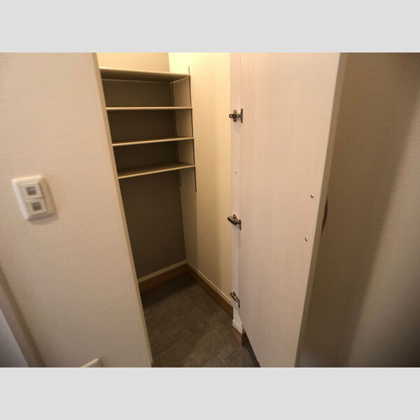 玄関 (シューズクローク)