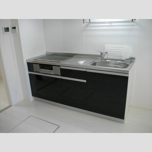 キッチン (3口IHグリル付システムキッチン)