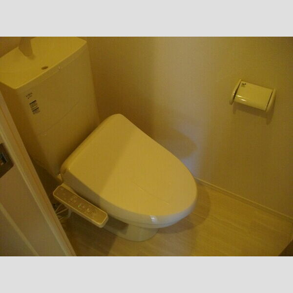 トイレ (トイレ)