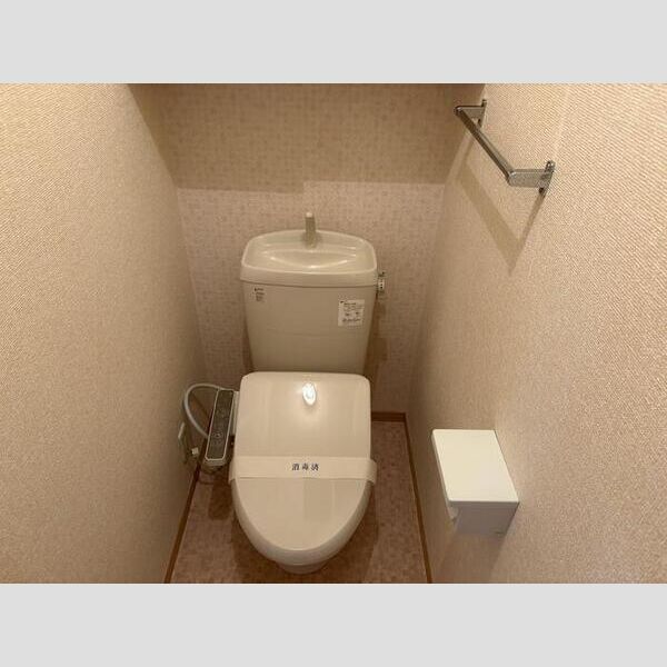 トイレ (トイレ)