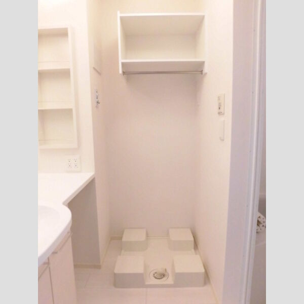 その他 (洗濯機置場)