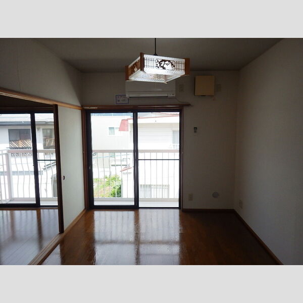 居室・リビング (南洋室)