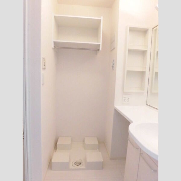 その他 (洗濯機置場)