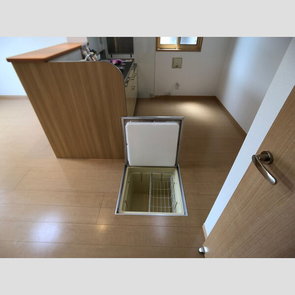 その他 (床下収納)