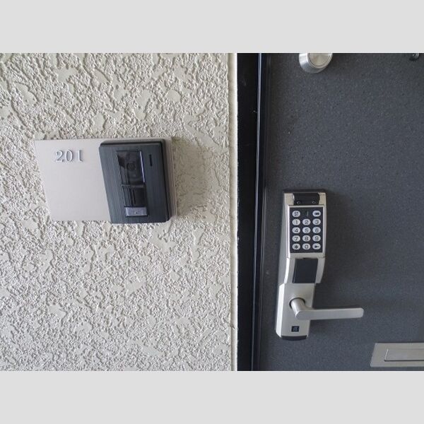 その他設備 (玄関)