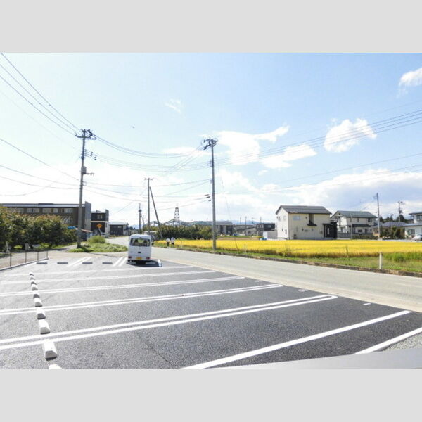 その他 (駐車場)