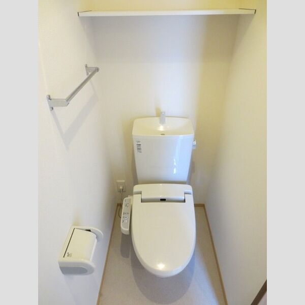 トイレ (トイレ)